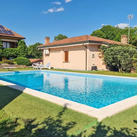 Holiday home Stunning In With Swimming Pool